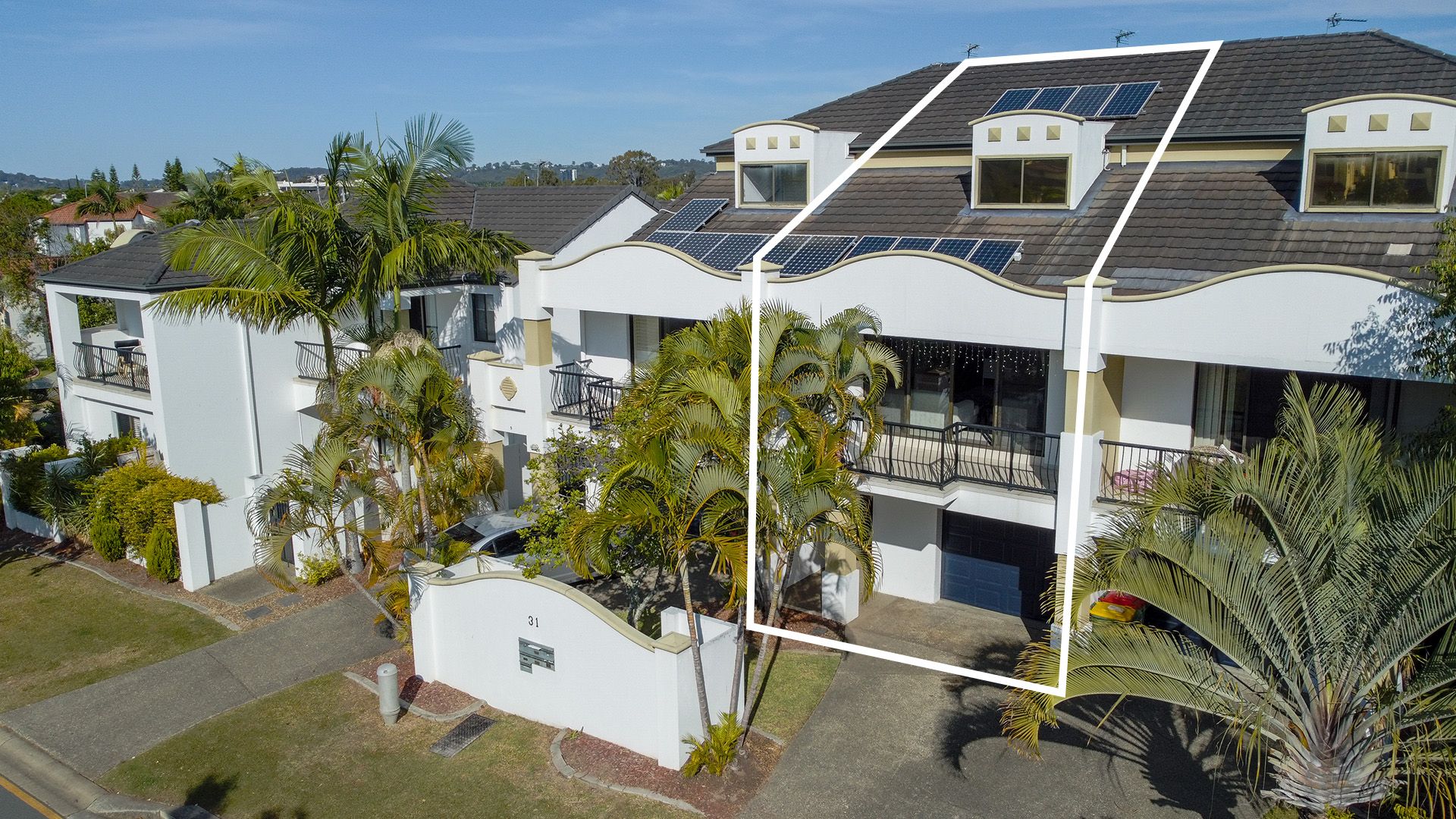 4 bedrooms Townhouse in 4/31 North Shore Avenue VARSITY LAKES QLD, 4227