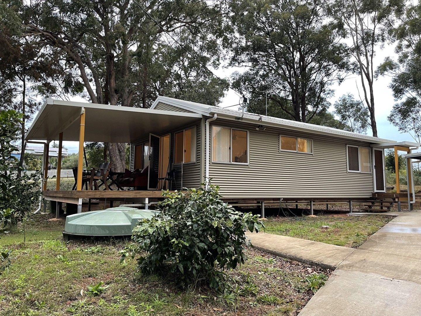 2 bedrooms House in 16 Azalea Street RUSSELL ISLAND QLD, 4184