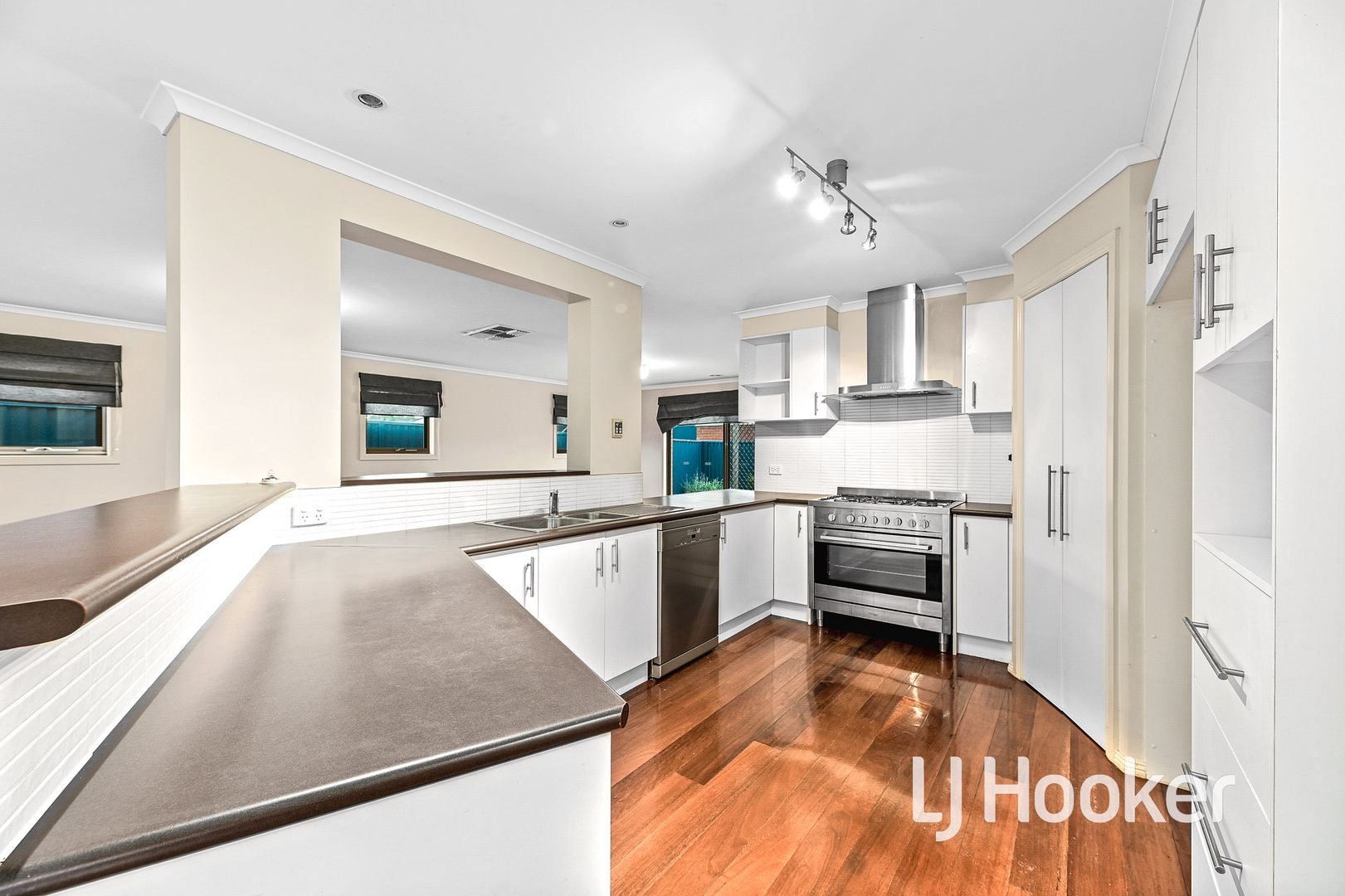 Sold 52 Shearwater Drive, Pakenham VIC 3810 on 05 Aug 2022 2017901026 Domain