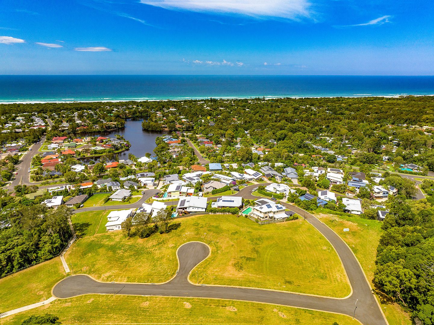 2 Thomson Court, Ocean Shores NSW 2483, Image 2