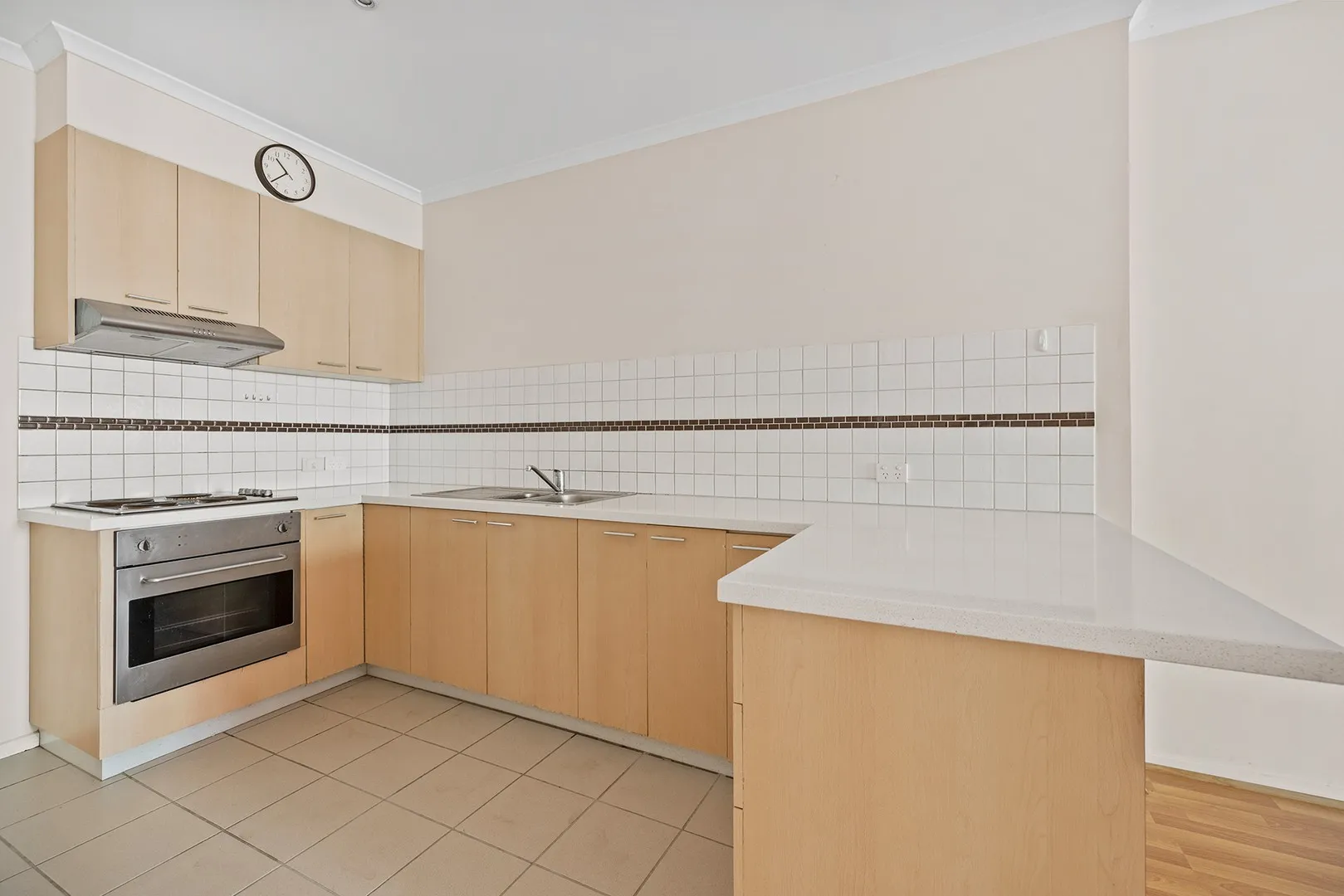 Modern Apartment Living with Study and Spacious Balcony Close to Monash University, Notting Hill
