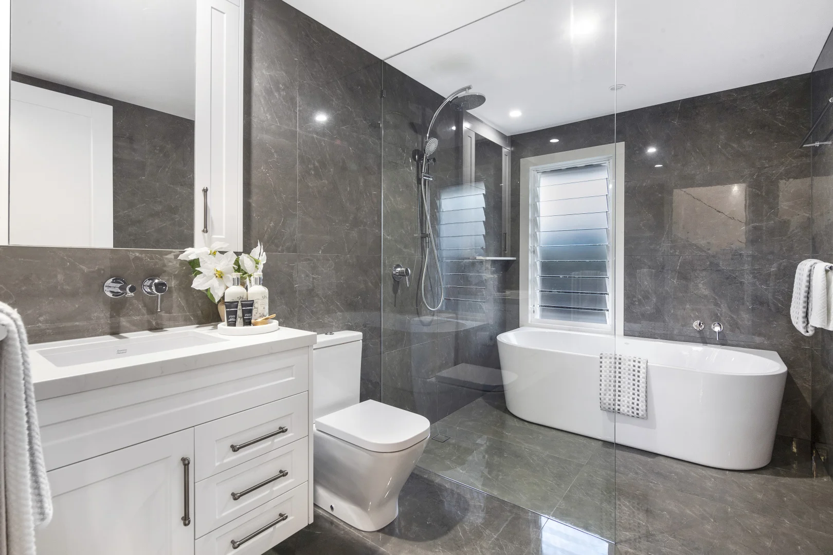 Additional image 18 of 6 Village High Road, Benowa QLD 4217