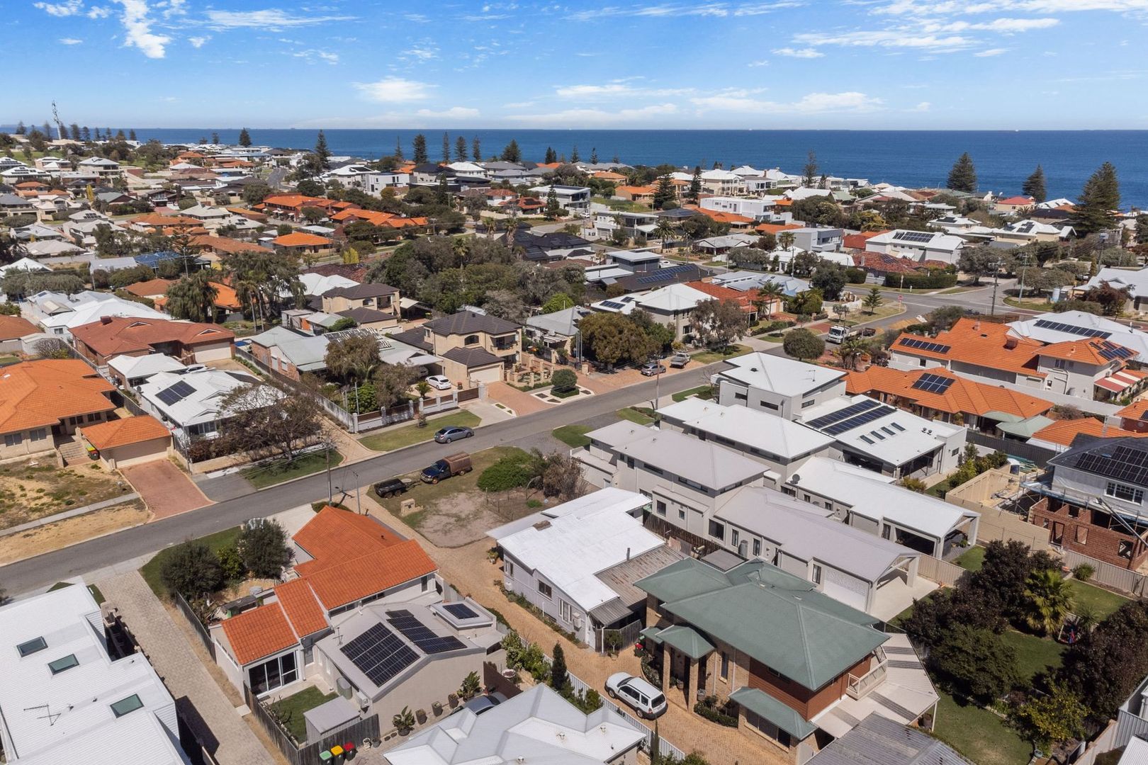 33A Mary Street, Watermans Bay WA 6020 Domain