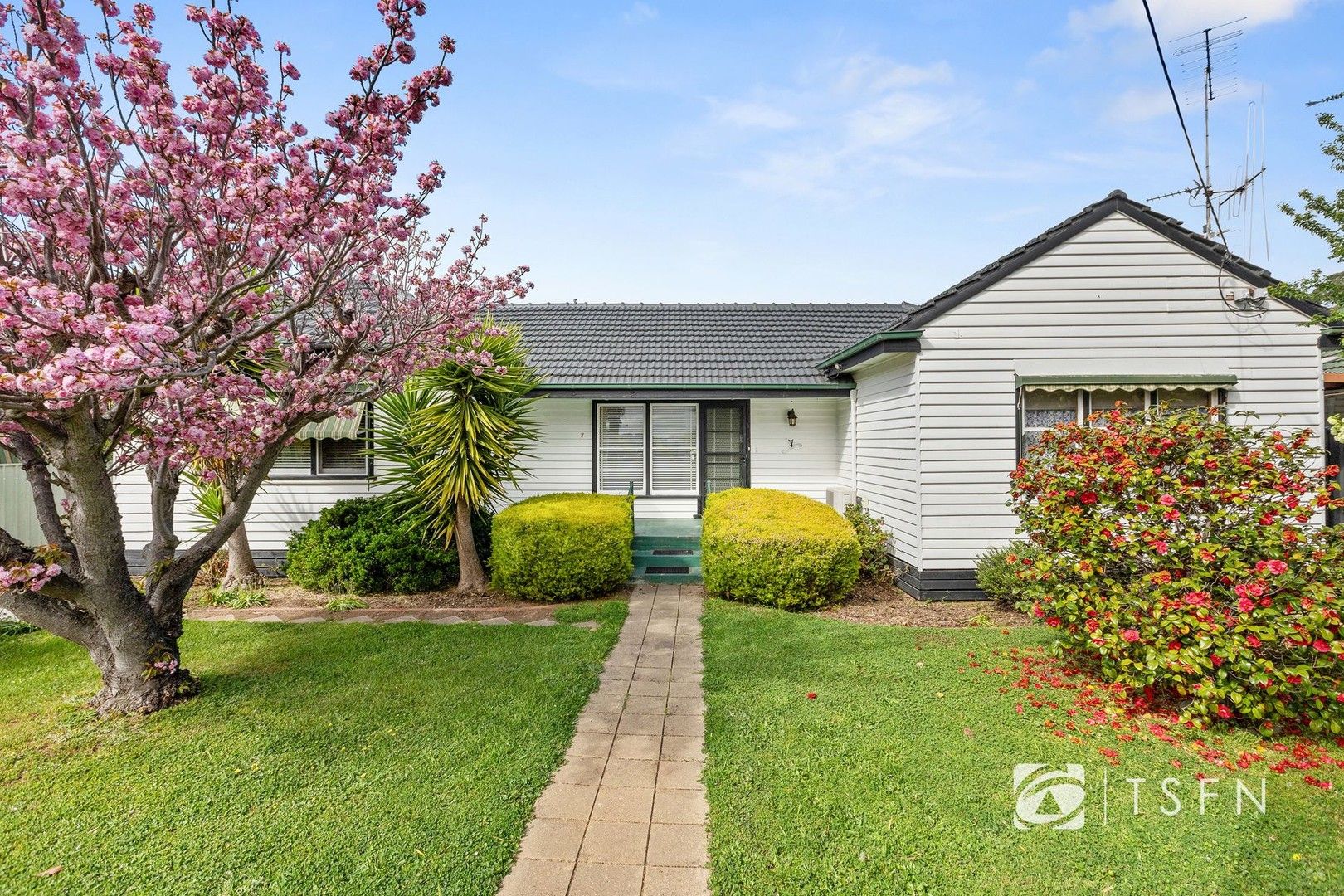 4 bedrooms House in 7 View Street KANGAROO FLAT VIC, 3555