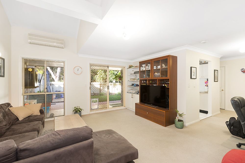 16/2 Wollybutt Road, Engadine NSW 2233, Image 1