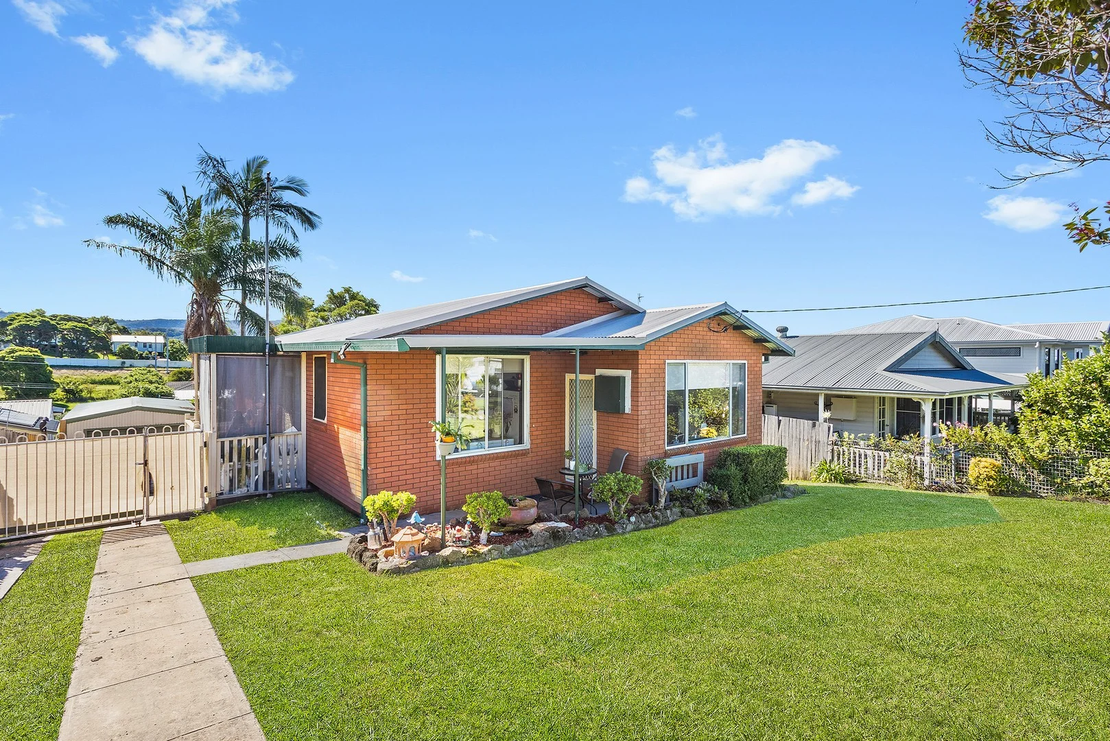 26 Stratford Road, Unanderra NSW 2526