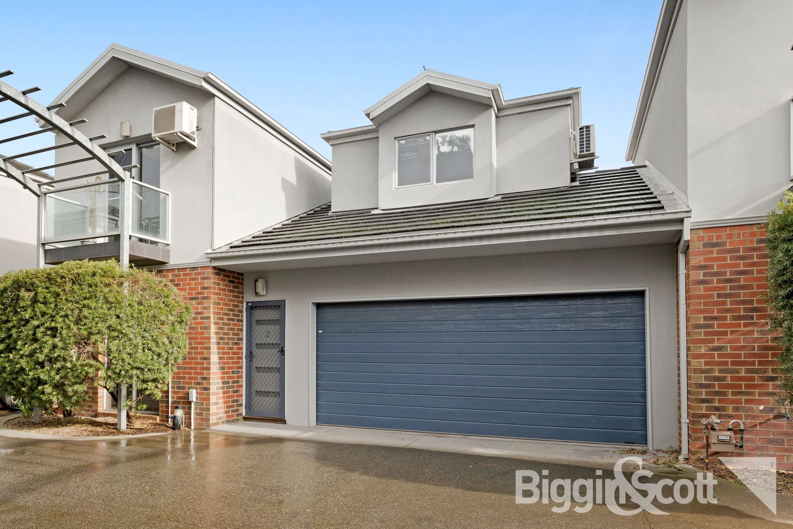 3 bedrooms Townhouse in 2/4 Deakin Street MAIDSTONE VIC, 3012