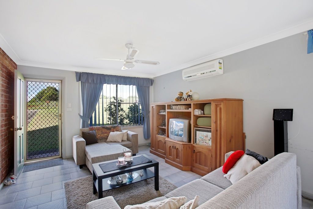 1/35 Frontignan Street, Eschol Park NSW 2558, Image 1