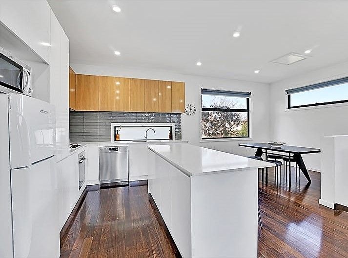 3 bedrooms Townhouse in 4/29 Collier Court STRATHMORE VIC, 3041