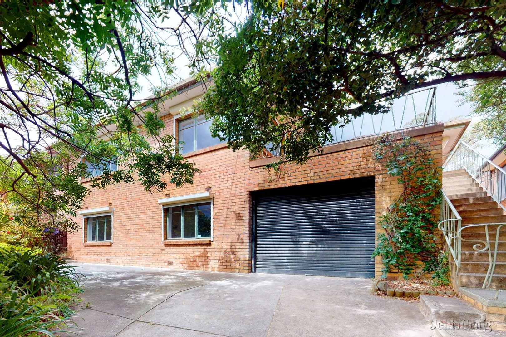 3 bedrooms House in 59 Hillsyde Parade STRATHMORE VIC, 3041