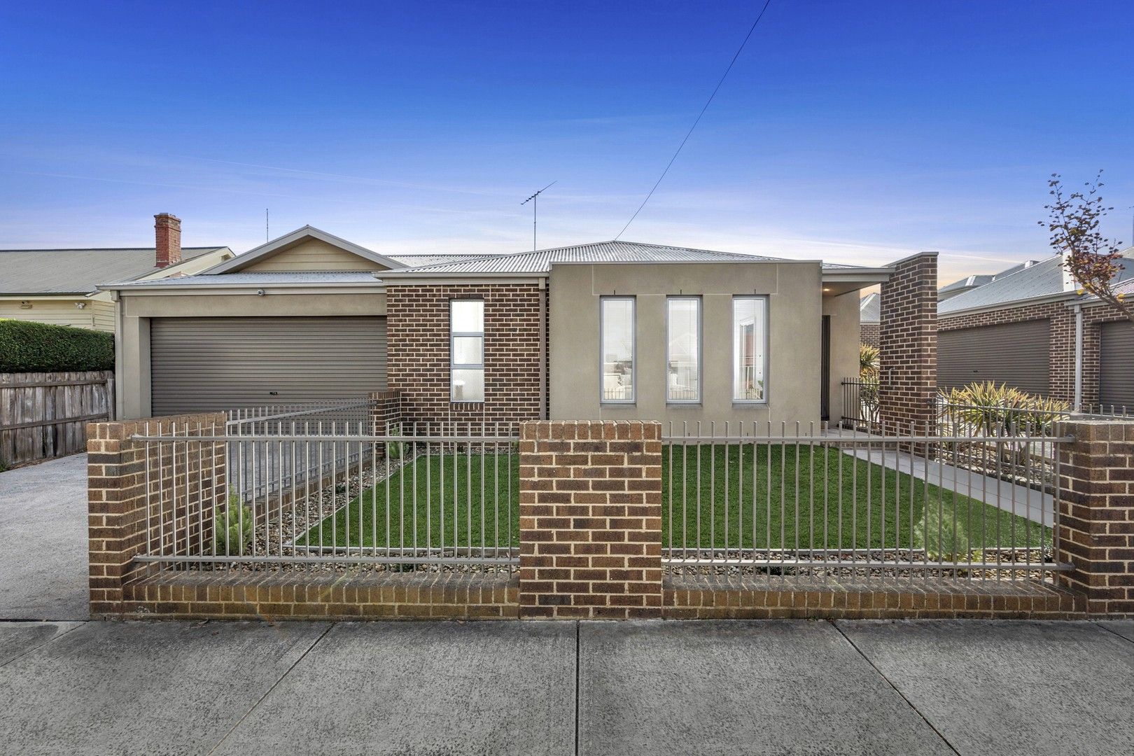 3 bedrooms Townhouse in 1/4 Belfast Street NEWTOWN VIC, 3220