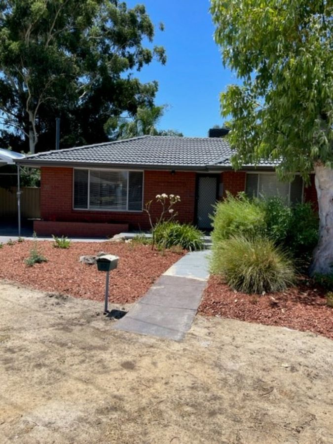 3 bedrooms House in 32 Lofties Street FORRESTDALE WA, 6112