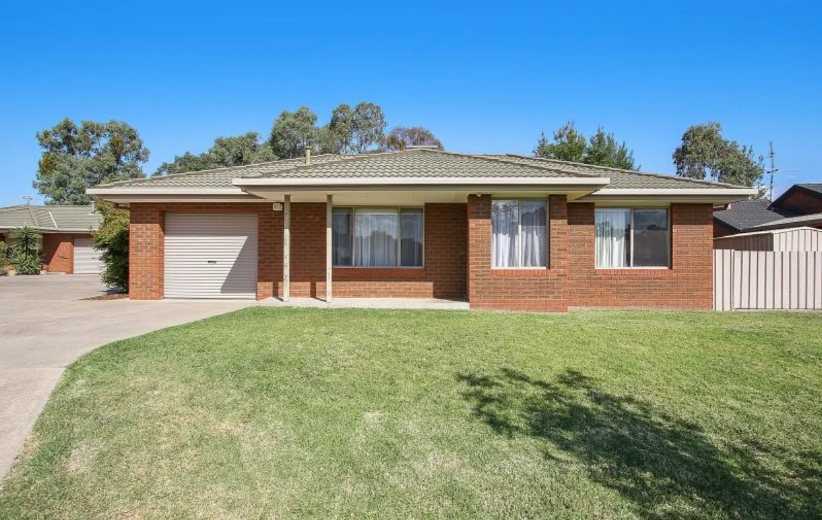 4/18 La Fontaine Avenue, Lavington NSW 2641