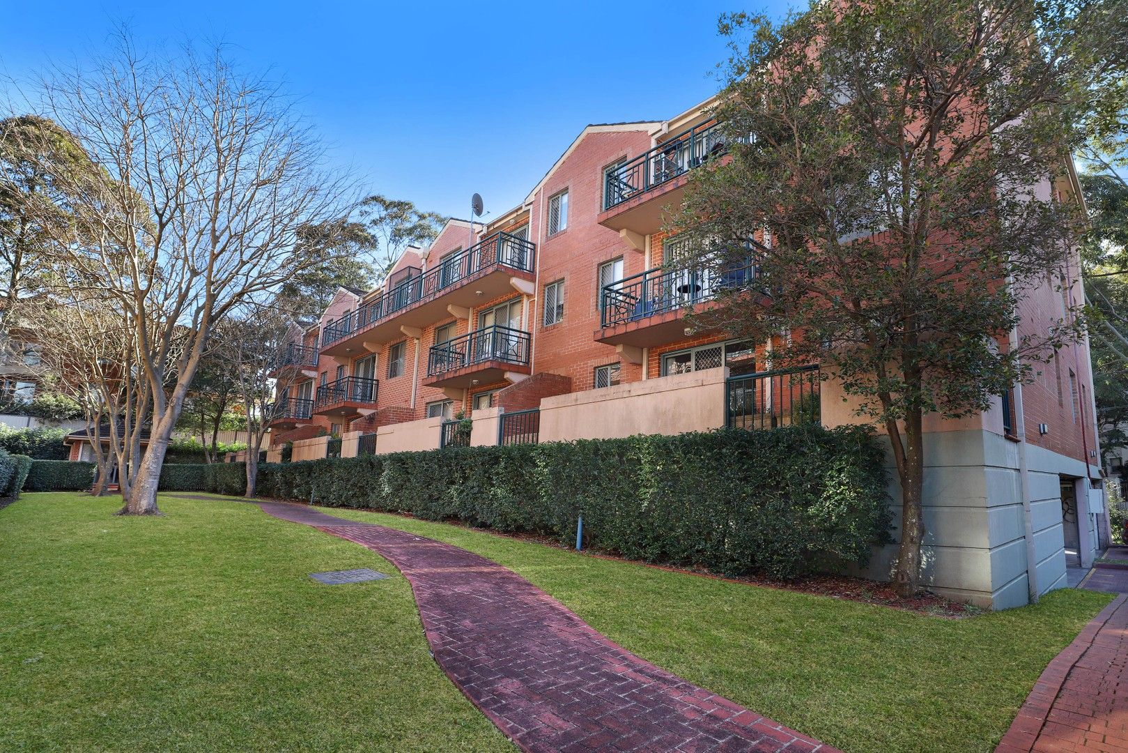 1 bedrooms Apartment / Unit / Flat in 15/2 Fehon Road CHATSWOOD NSW, 2067