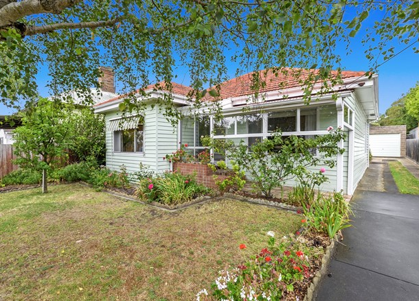 11 Vivian Street, Belmont VIC 3216