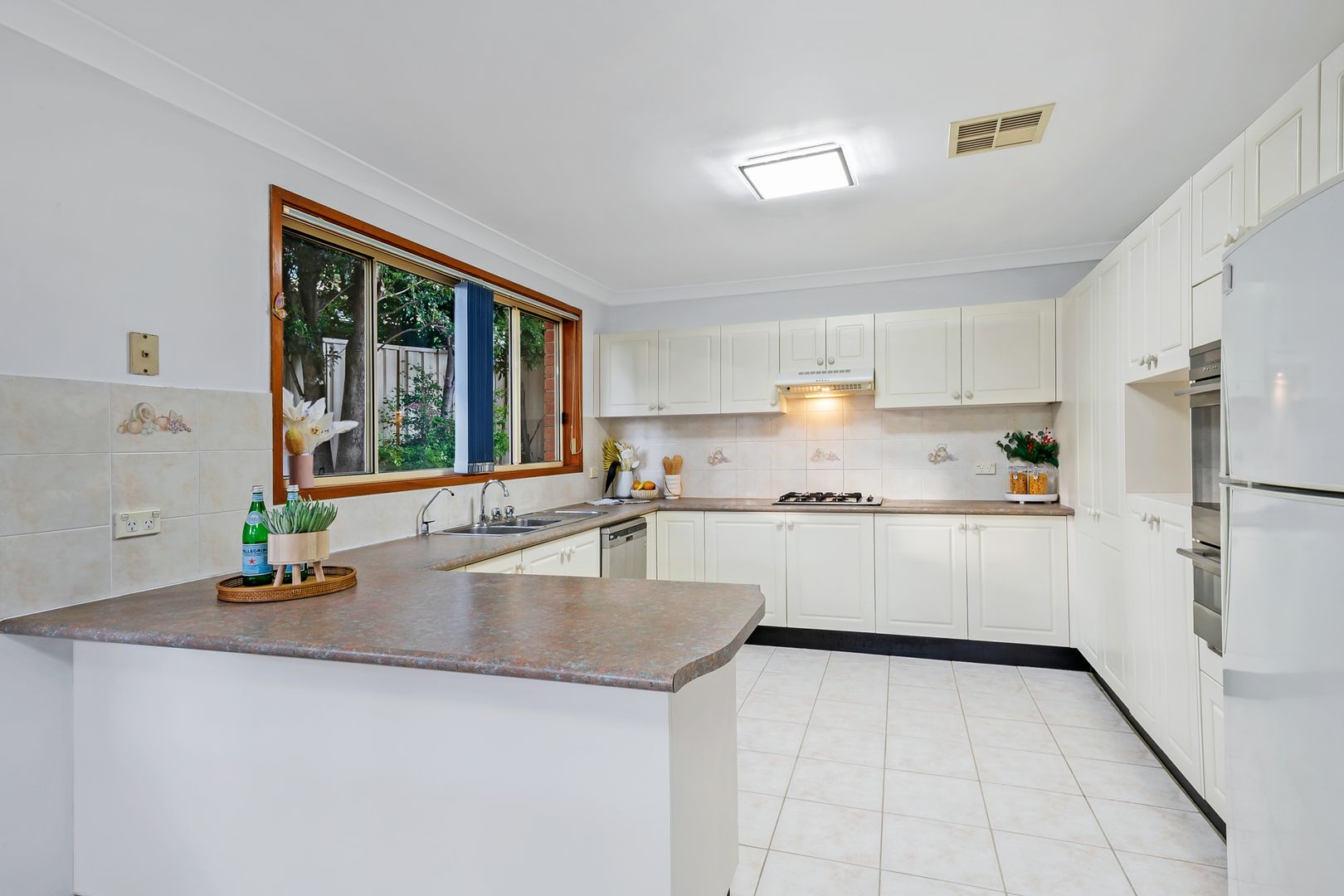 4 Dungara Crescent, Stanhope Gardens NSW 2768 Domain