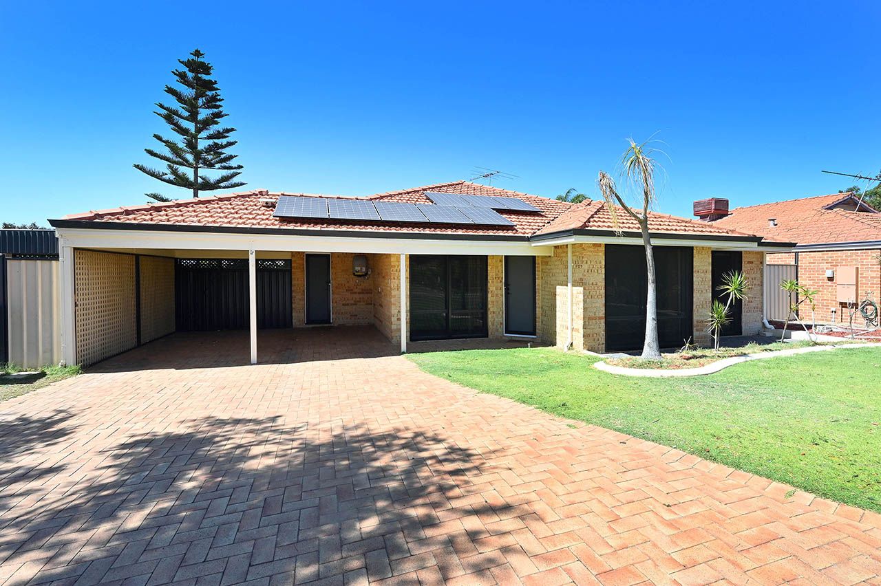 4 bedrooms House in 92 Balladong Loop CARRAMAR WA, 6031