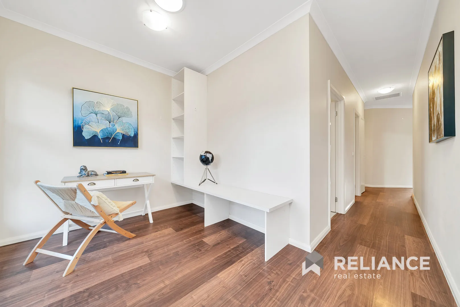 Stylish Home in Prime Point Cook Location! - Widok 2