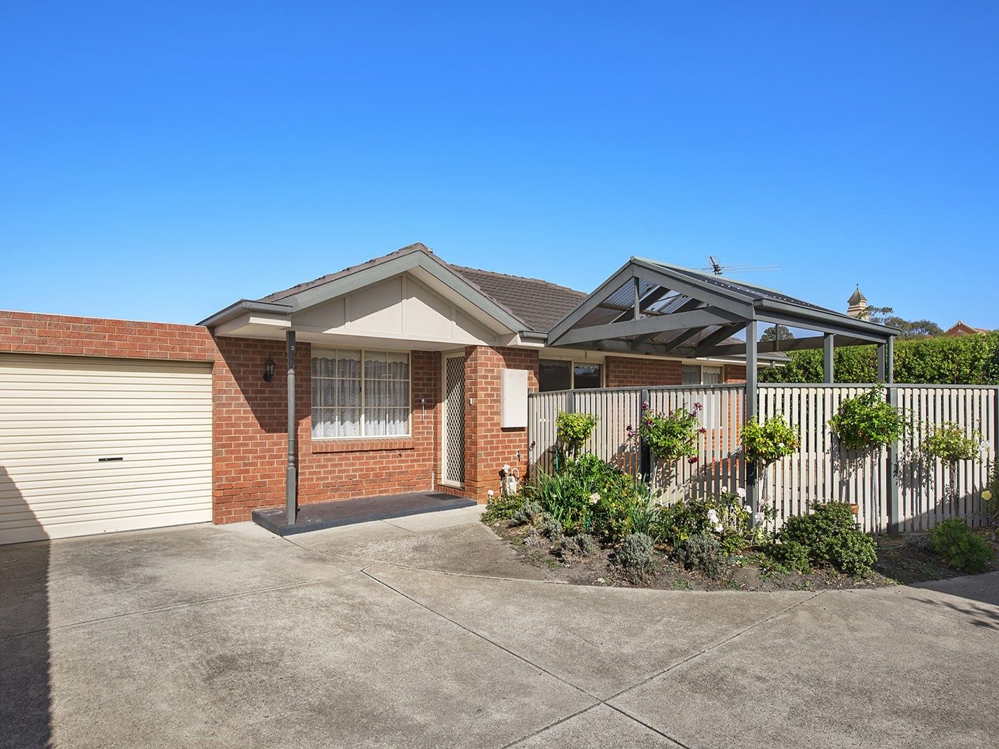 2 bedrooms Apartment / Unit / Flat in 2/36 Burdekin Road HIGHTON VIC, 3216