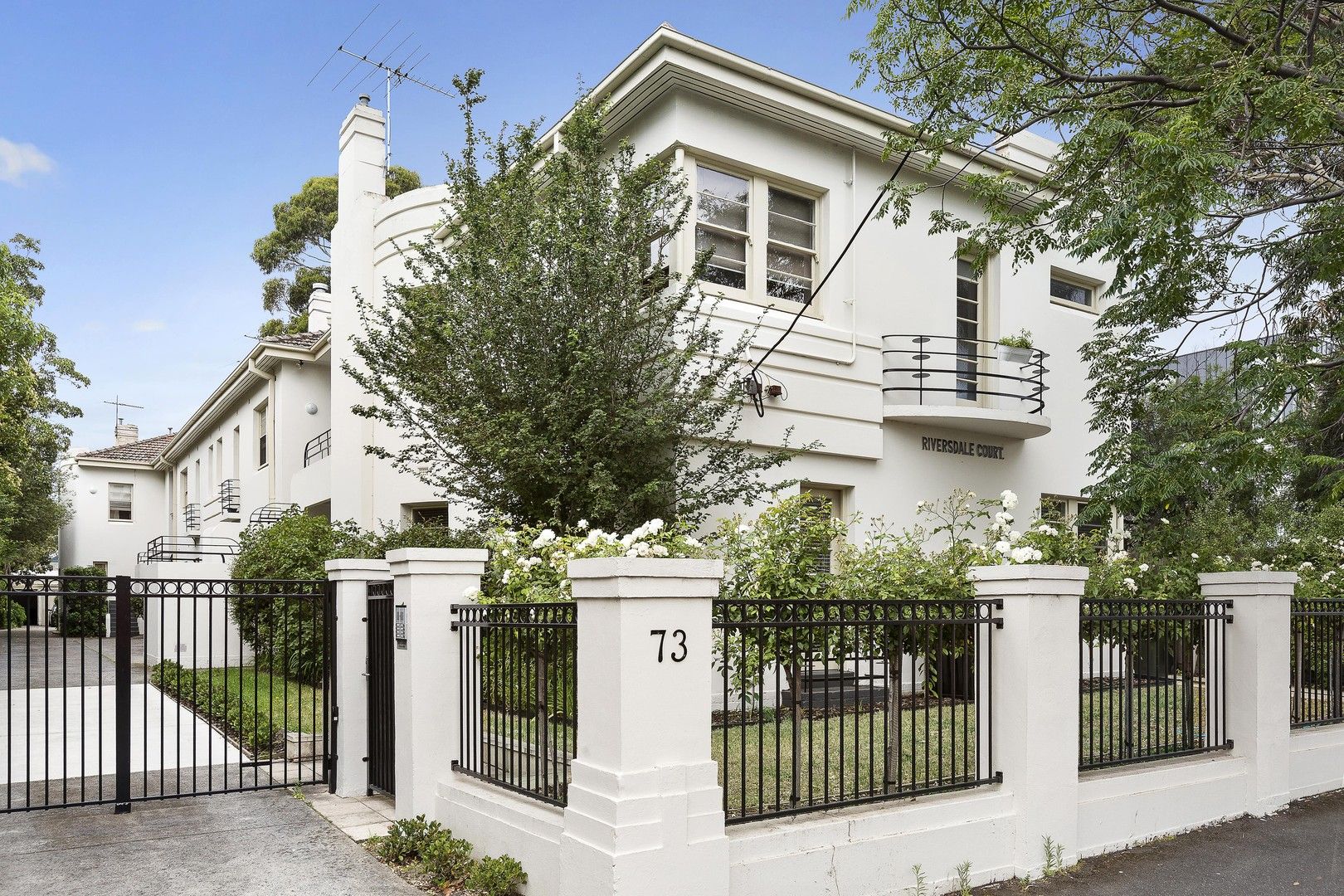 2 bedrooms Apartment / Unit / Flat in 1/73 Riversdale Road HAWTHORN VIC, 3122