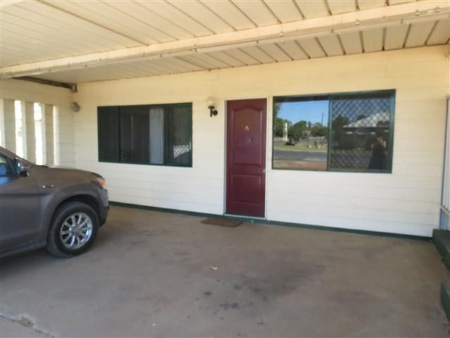 2 bedrooms House in 2/91-95 Miscamble Street ROMA QLD, 4455