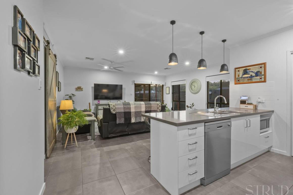 110 Panorama Drive Springfield 4300 - Image 6