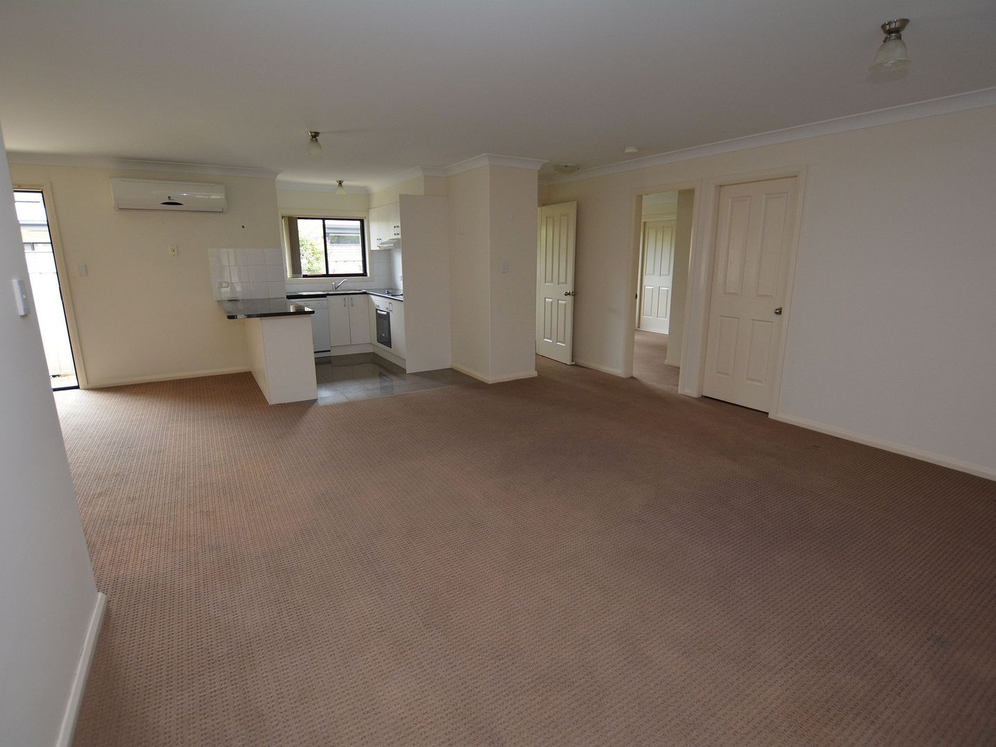 2/15-17 Connell Street, Old Bar NSW 2430, Image 2