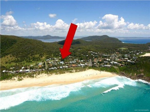 9 Croll Street, Blueys Beach NSW 2428