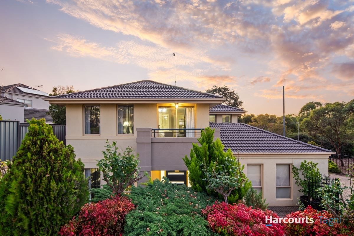 4 bedrooms House in 25 Coulter Street FLAGSTAFF HILL SA, 5159