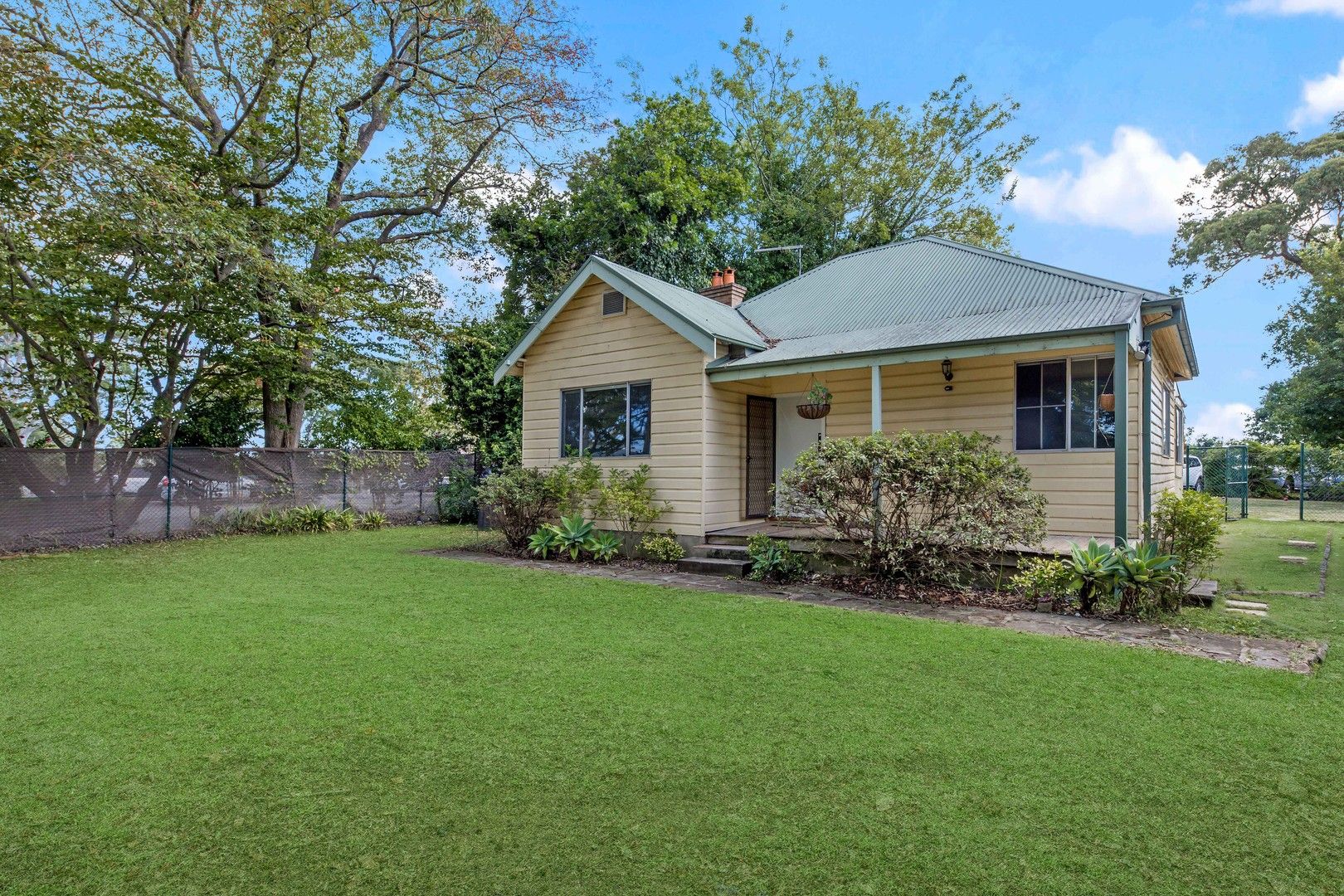 12 Cowan Road, St Ives NSW 2075, Image 0