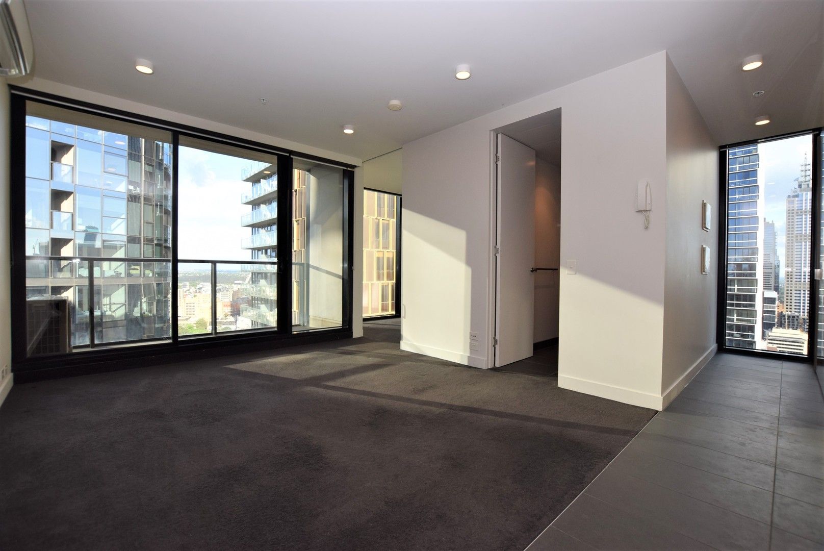 1 bedrooms Apartment / Unit / Flat in 3005/33 MacKenzie Street MELBOURNE VIC, 3000
