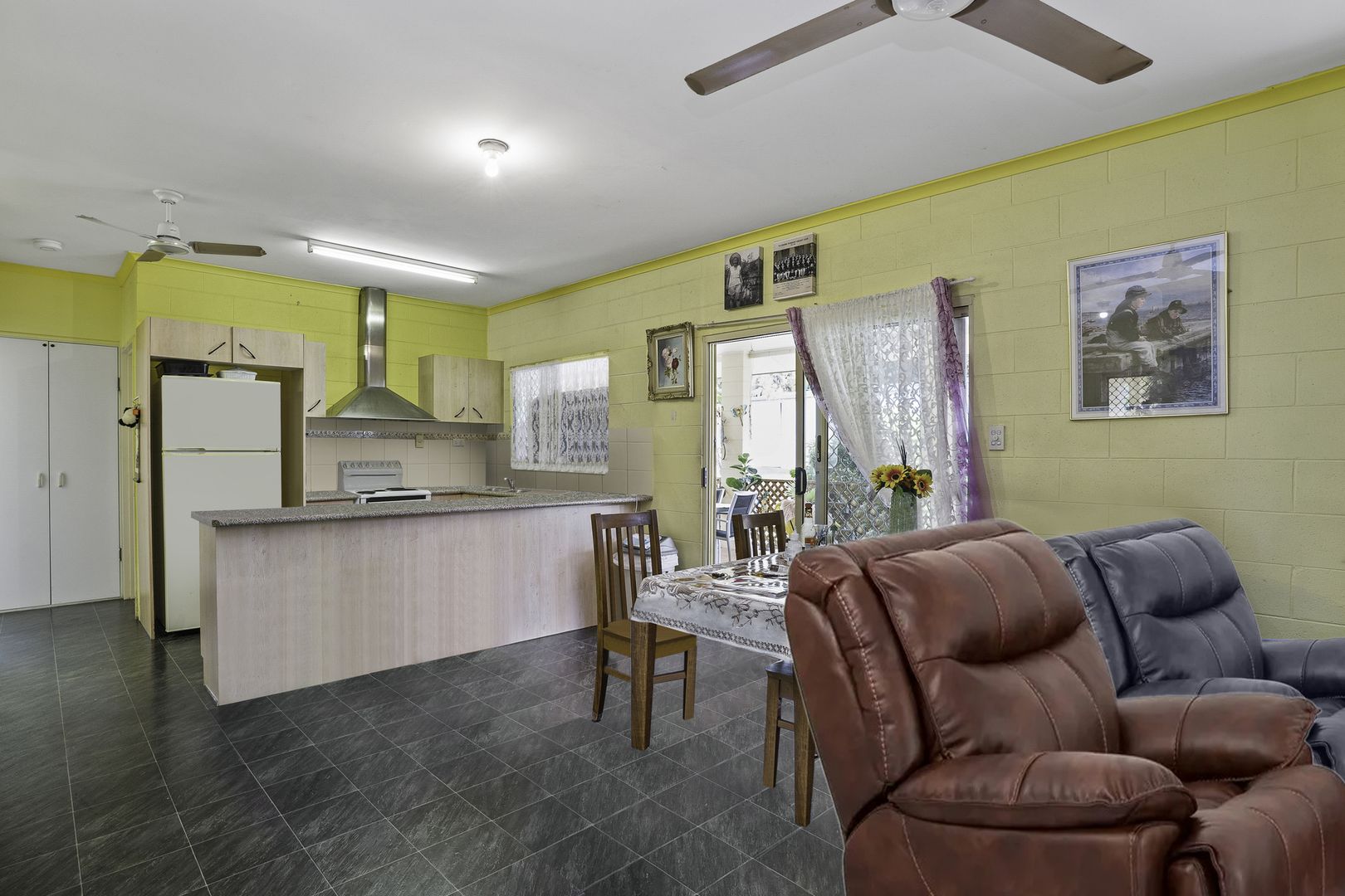 7 Lorraine Close, Bentley Park QLD 4869, Image 2