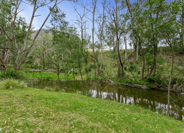 34 Adjinbilly Road, The Falls QLD 4373