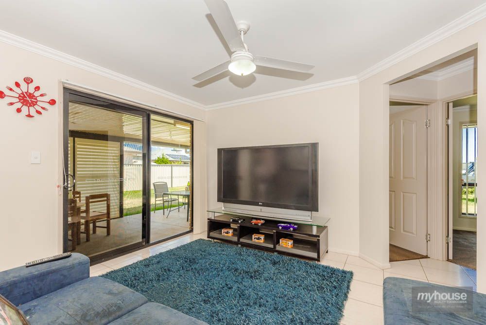 24 Ashford Drive, Wyreema QLD 4352, Image 2