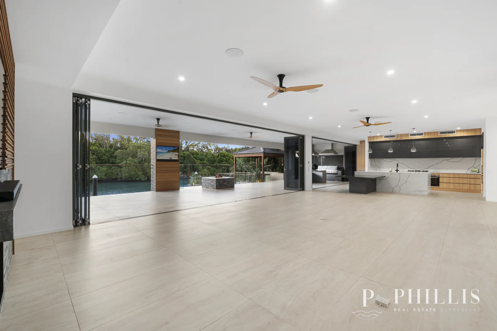 Additional image 75 of 2515 Cressbrook Drive, Hope Island QLD 4212