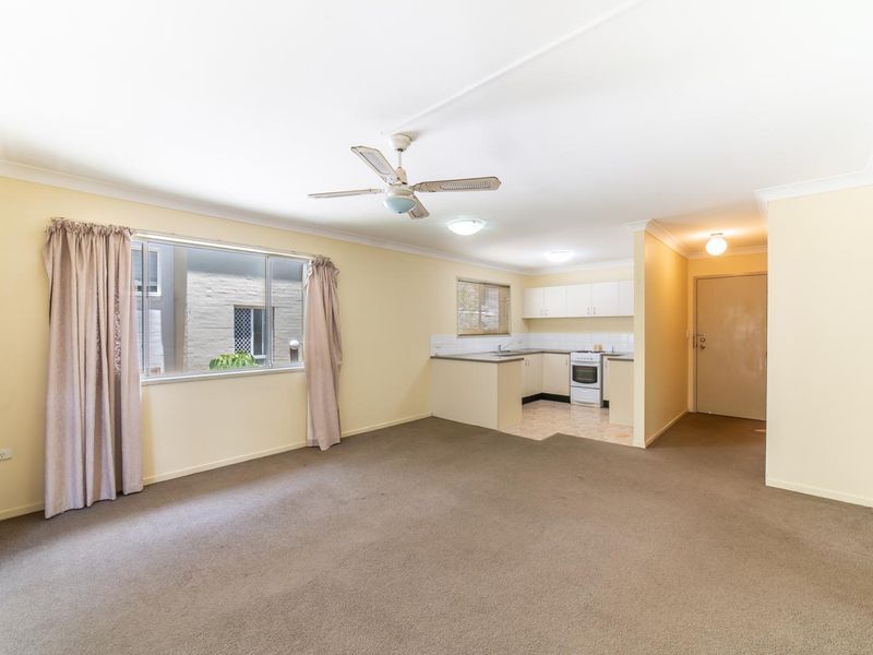 2 bedrooms Apartment / Unit / Flat in 4/37 Cypress Avenue SURFERS PARADISE QLD, 4217