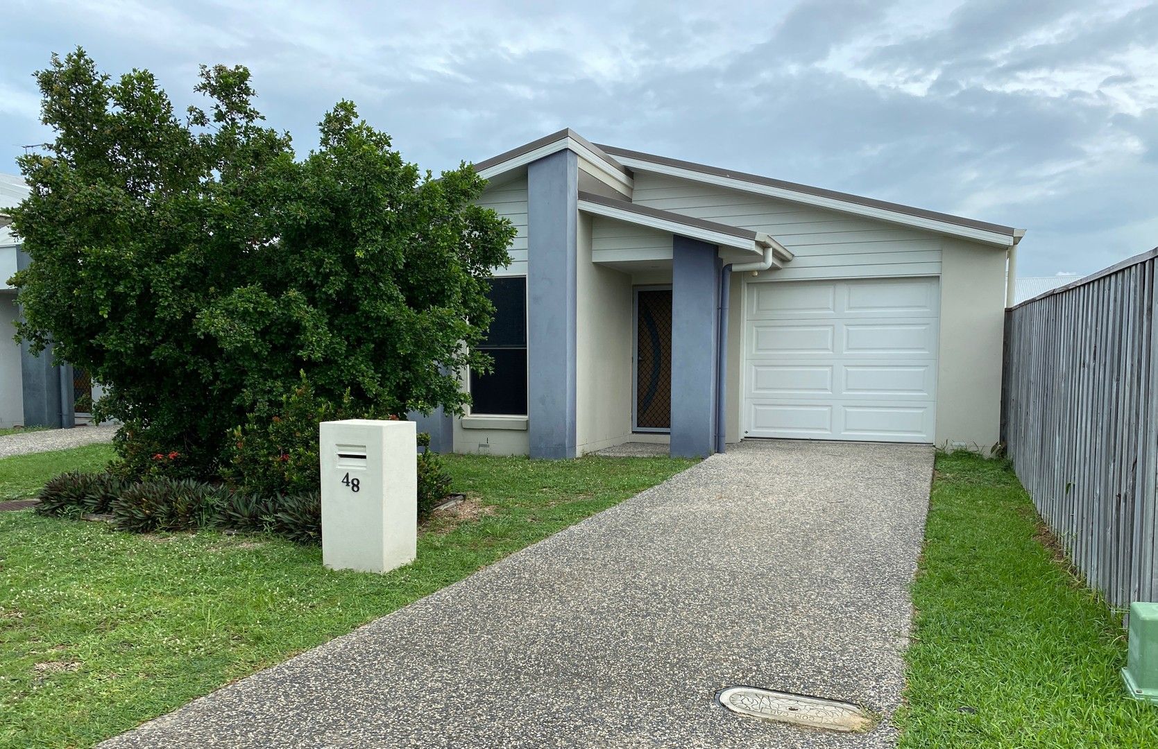 3 bedrooms House in 48 Scarborough Circuit BLACKS BEACH QLD, 4740