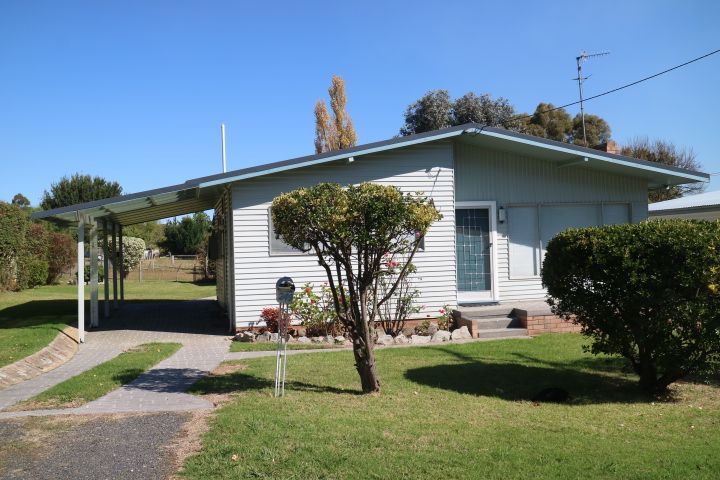 Glen Innes NSW 2370, Image 0