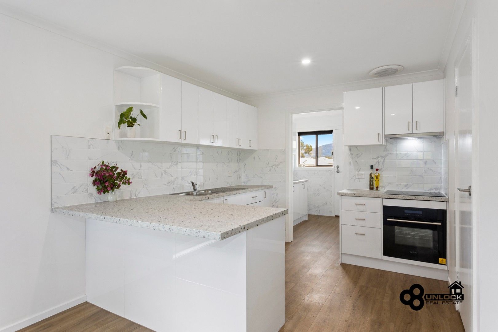 2 bedrooms Apartment / Unit / Flat in 4/1A Evelyn Grove HEALESVILLE VIC, 3777