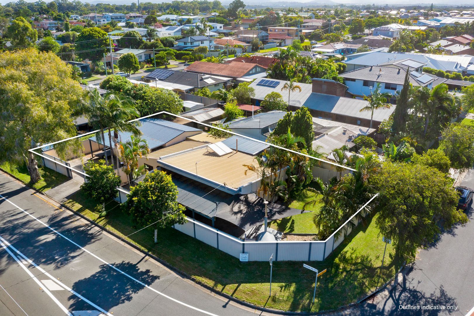 40 Bruce Avenue, Paradise Point QLD 4216, Image 2