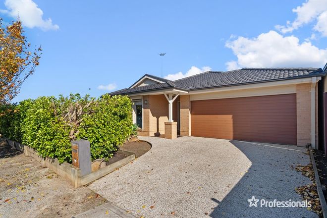 Picture of 1 Devonport Court, TAYLORS HILL VIC 3037