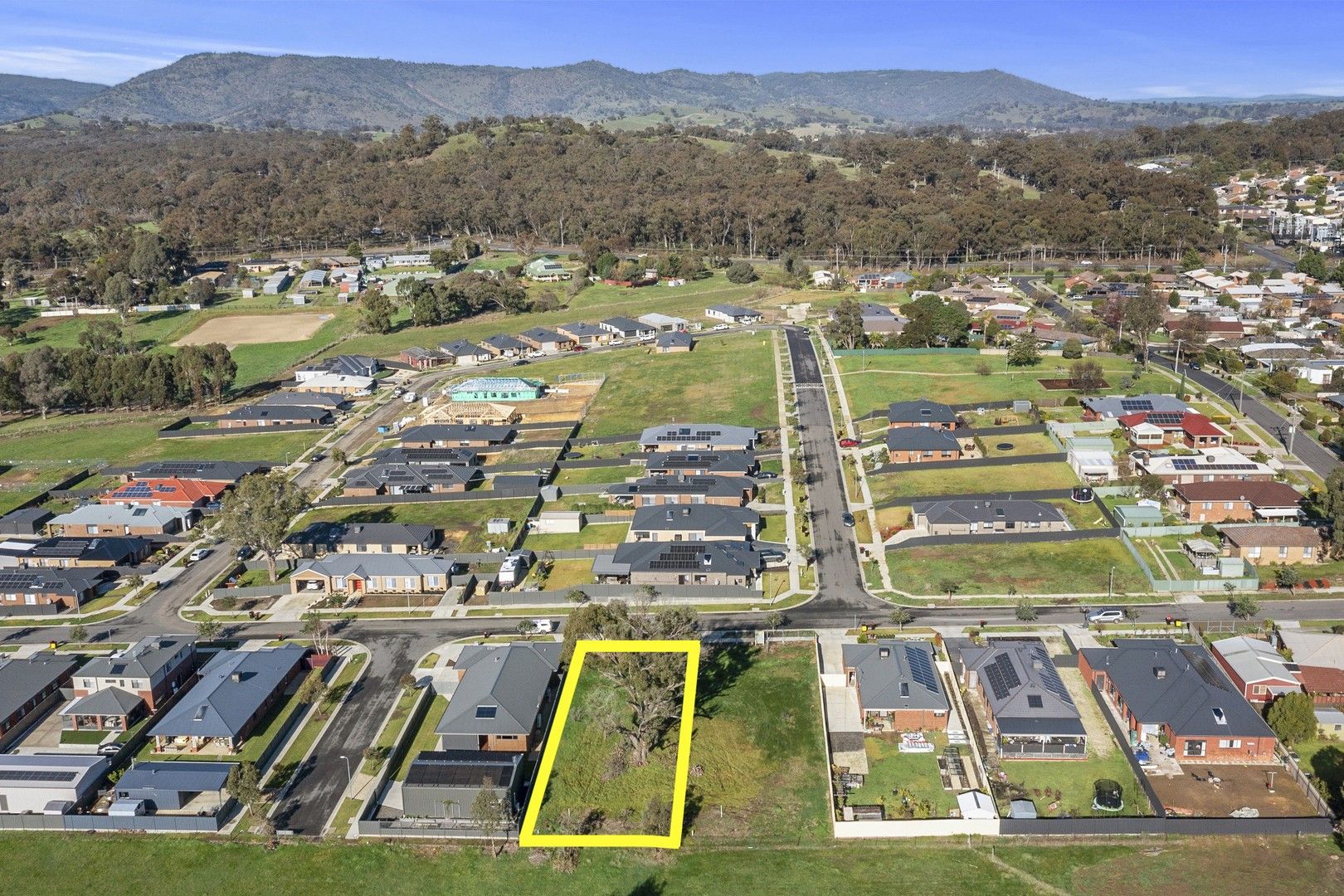 9 Grayling Street, Seymour VIC 3660 Domain