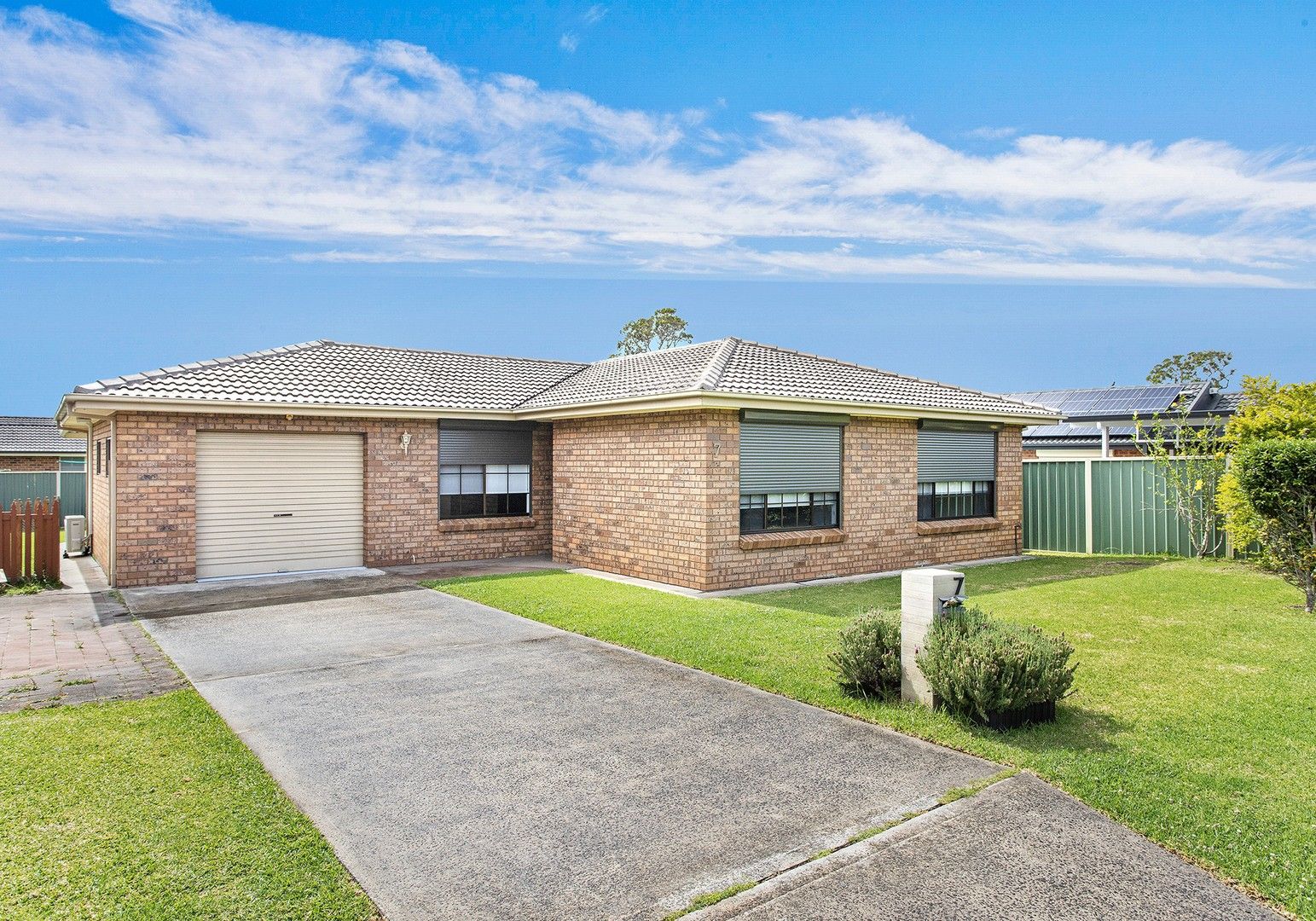 3 bedrooms House in 7 Meehan Close HORSLEY NSW, 2530