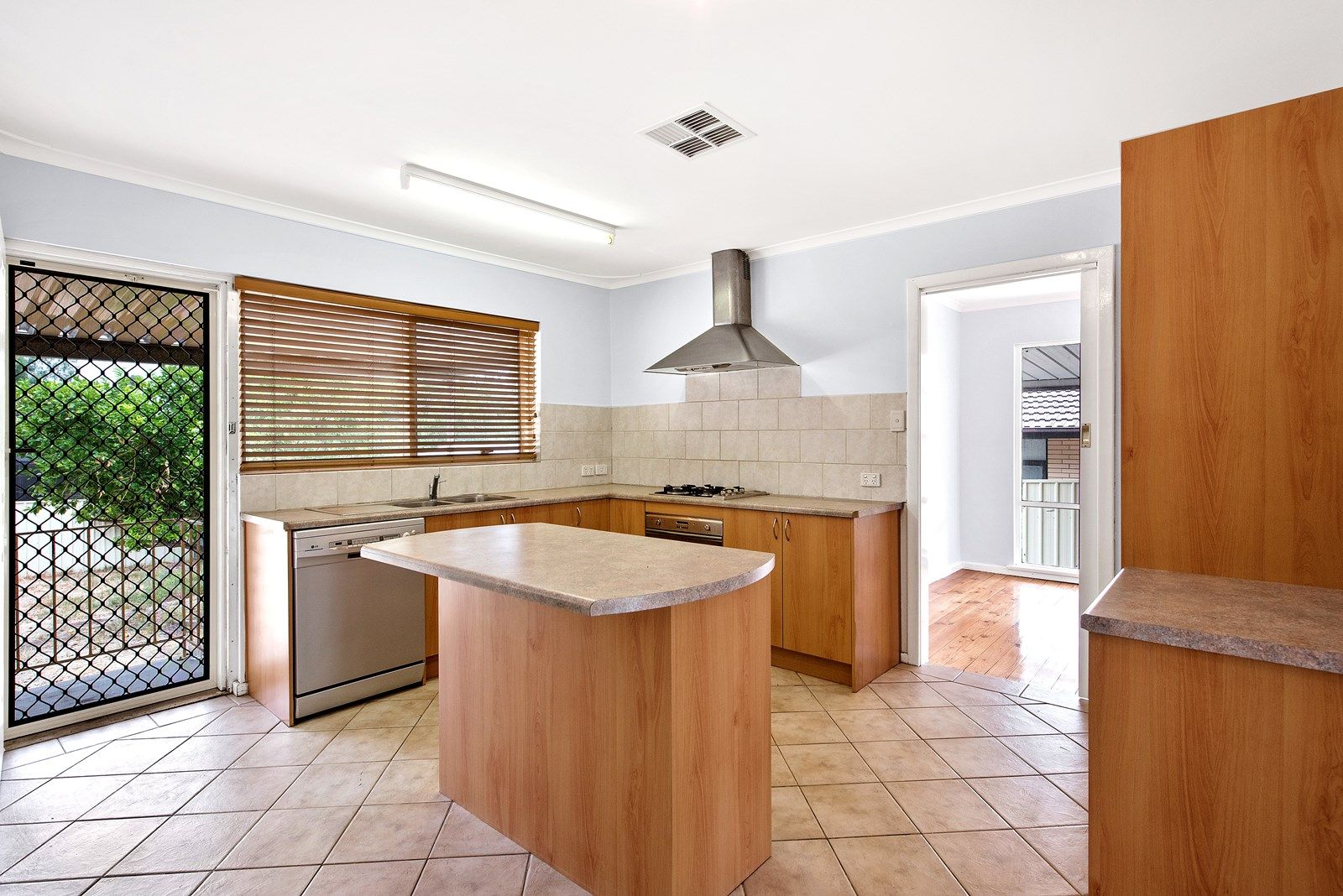 392 Hancock Road, Surrey Downs SA 5126, Image 2