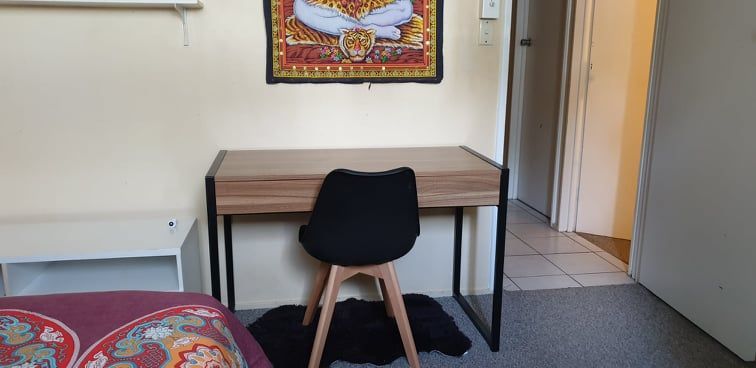 1 bedrooms House in Room 2 . KIRWAN QLD, 4817