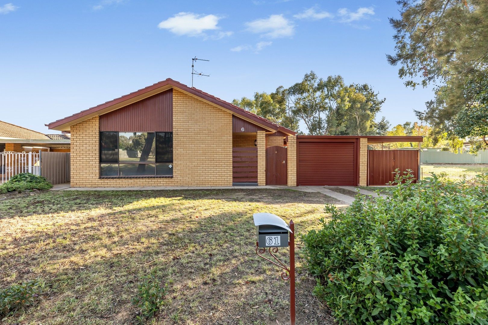 61 Huthwaite Street, Mount Austin NSW 2650, Image 1