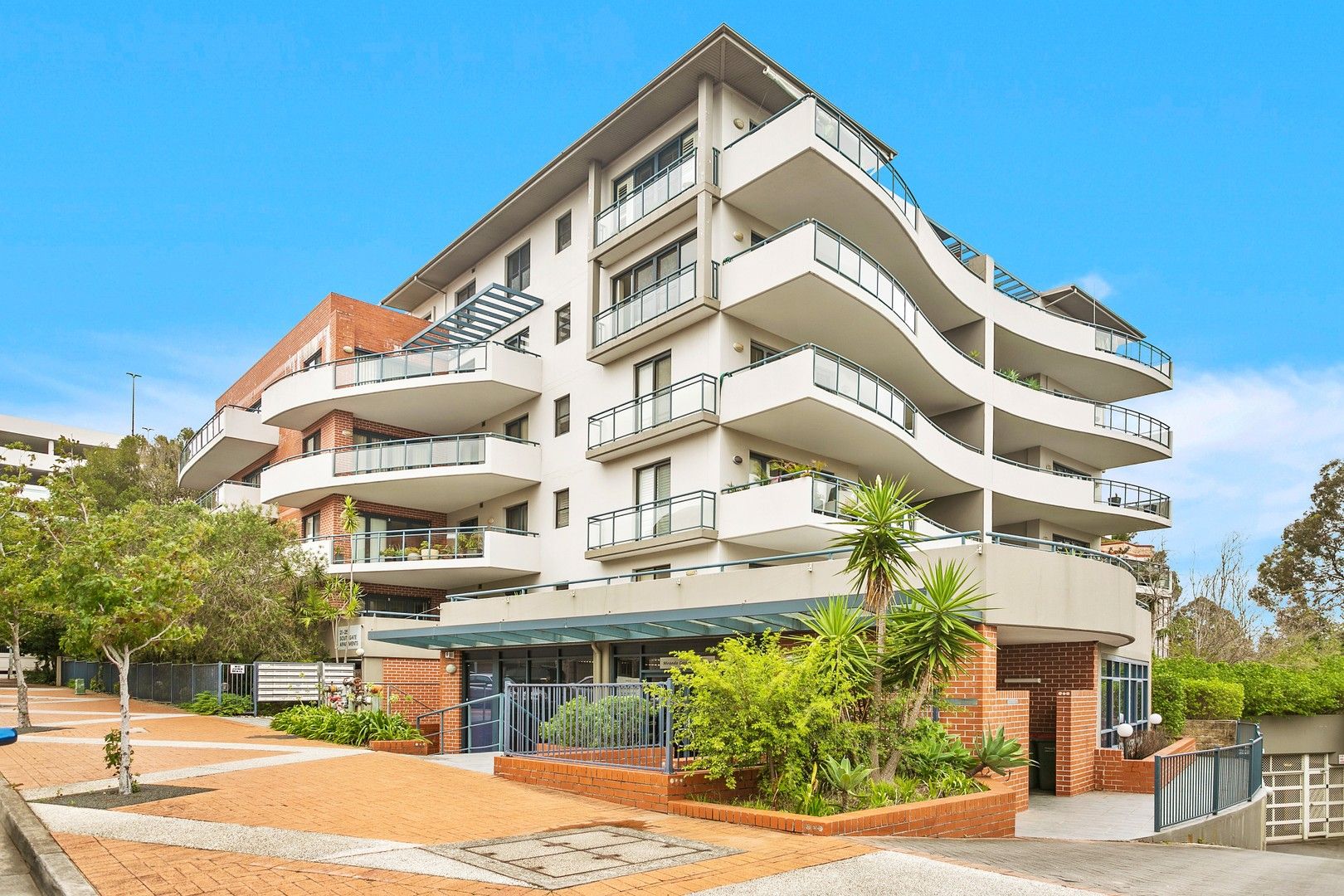 2 bedrooms Apartment / Unit / Flat in 402/21-25 Urunga Parade MIRANDA NSW, 2228