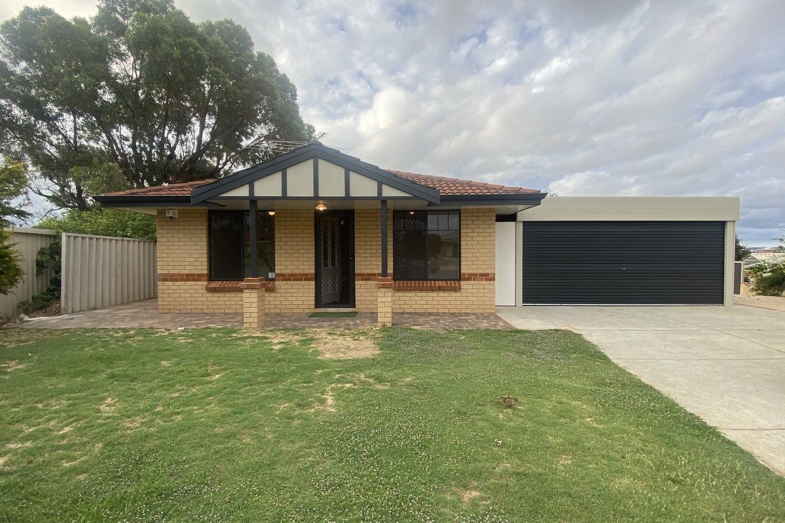 5 bedrooms House in 25 Ballina Close MERRIWA WA, 6030