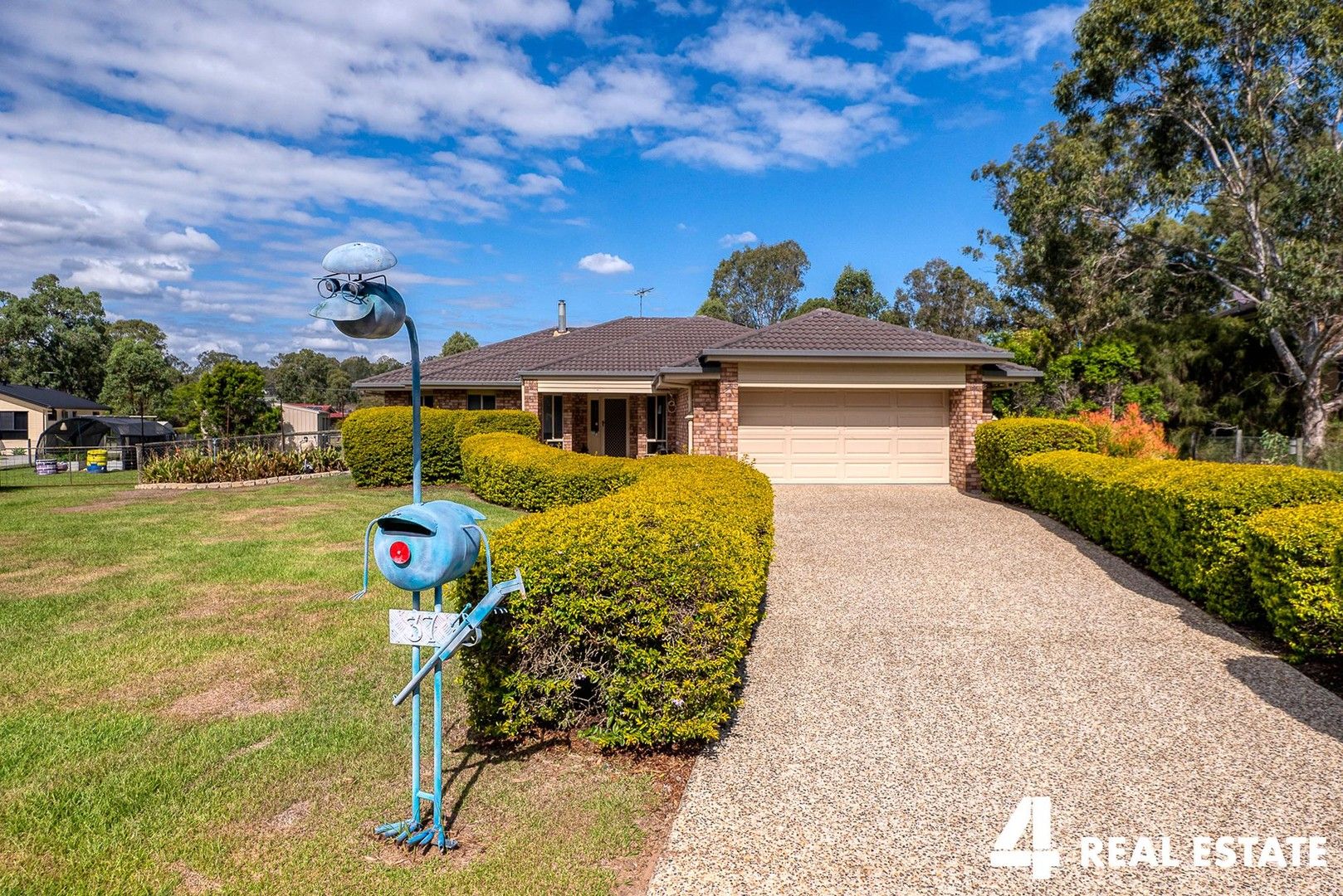 4 bedrooms House in 37 Galilee Court GLENLOGAN QLD, 4280