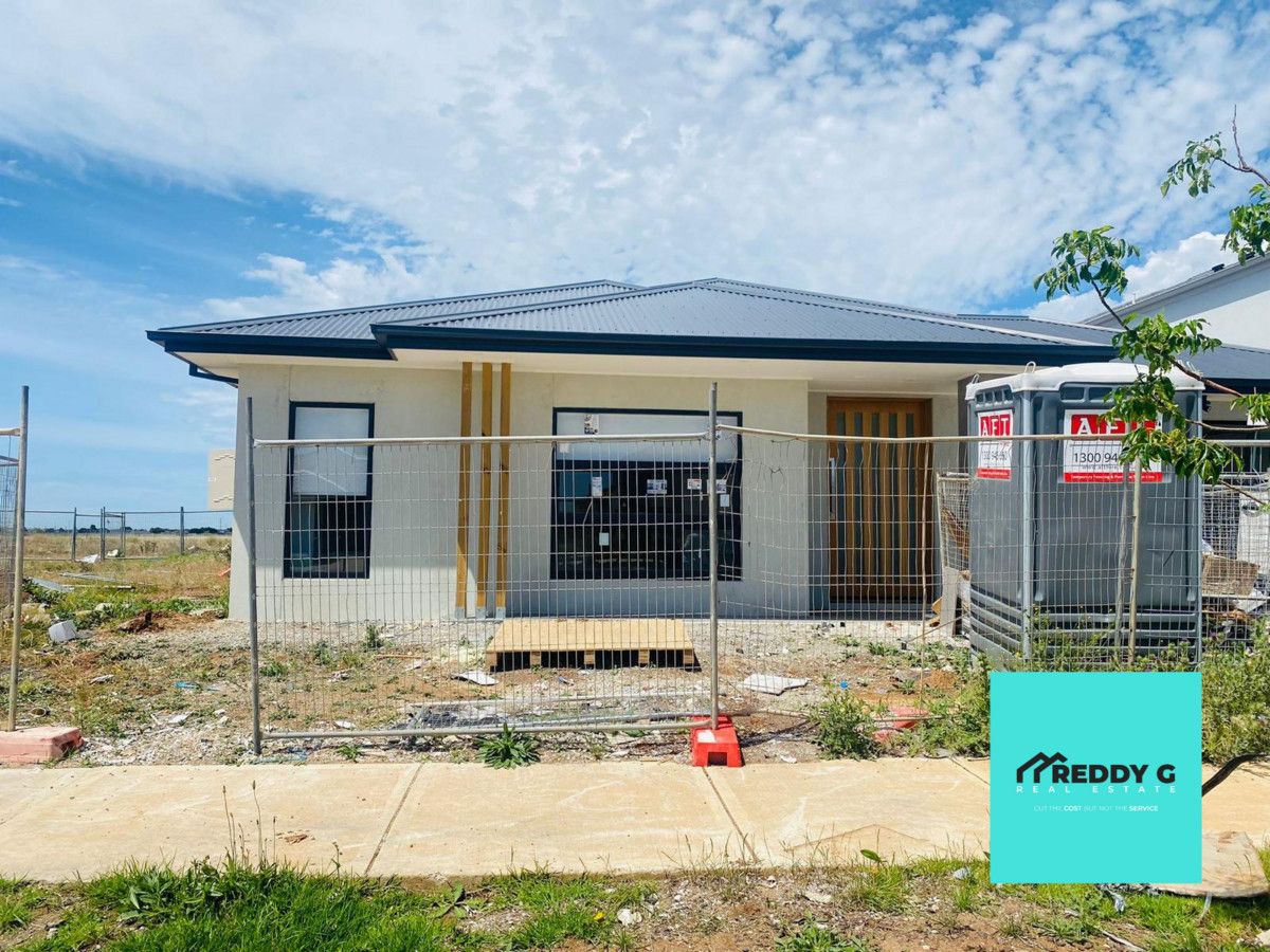 4 bedrooms House in 106 Putters Avenue TARNEIT VIC, 3029